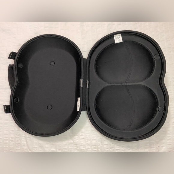 The Brag Company - Bra Carrier for Travel - Black - Picture 3 of 4